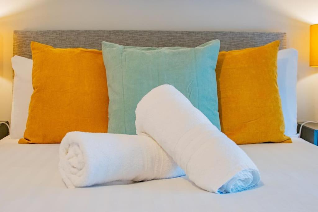 Cosy Retreat In The City Centre غالواي المظهر الخارجي الصورة